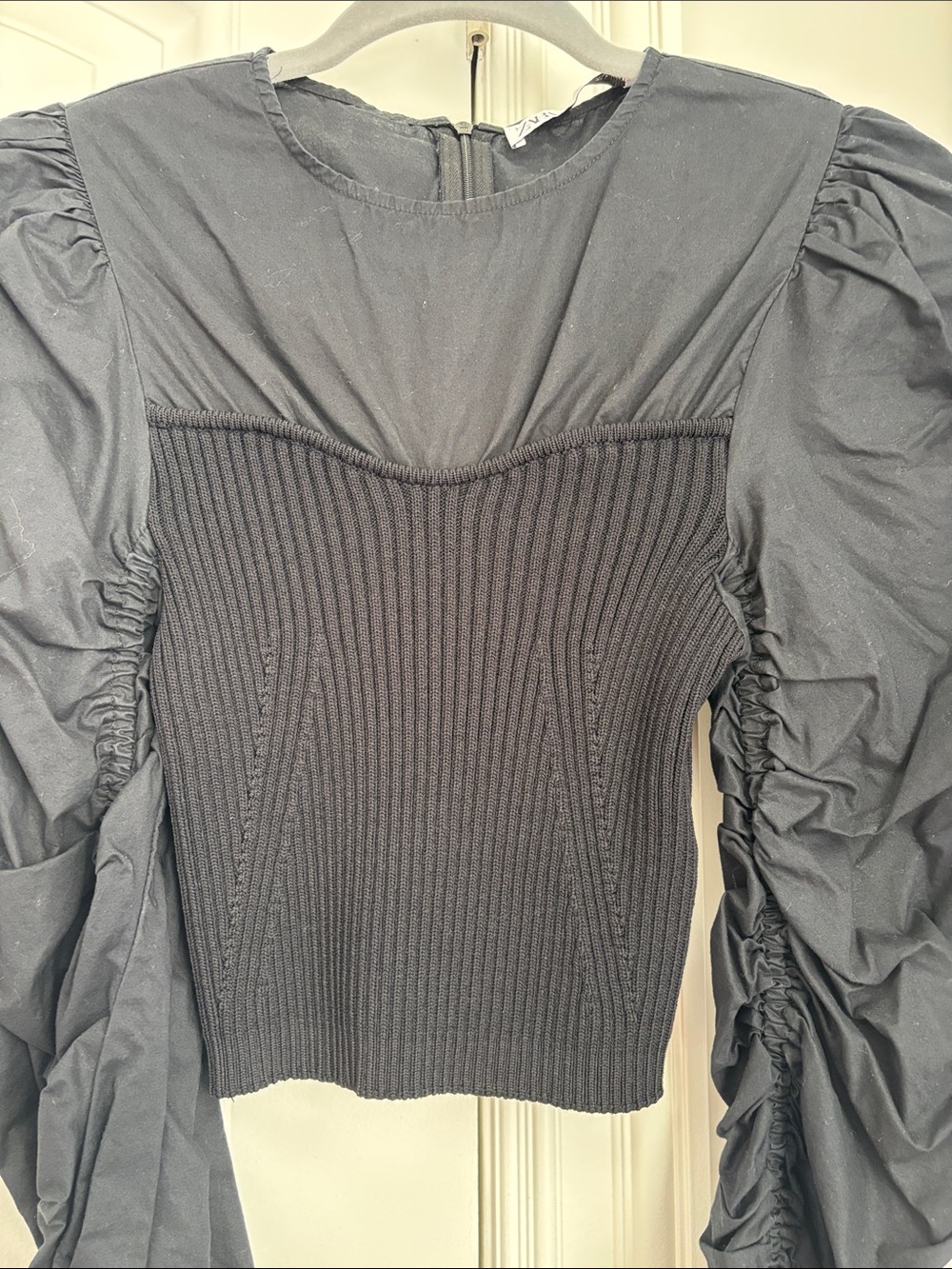 Zara Black Puff-Sleeve Ribbed Crop Top - Picture 2 of 8